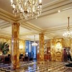 Вестибюль в шикарном отеле Франции